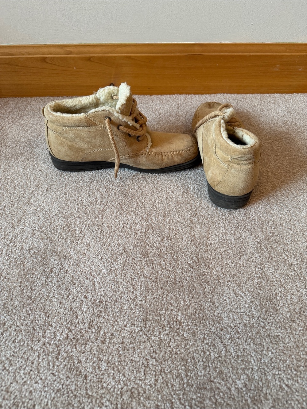 Faded Glory Men's or Women’s Tan Suede Chukka Boots with Shearling